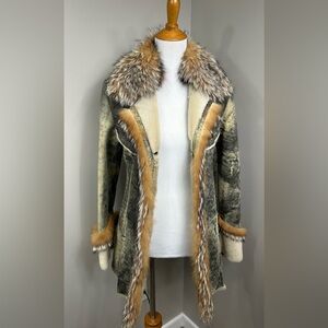 Shearling lightweight distressed women's western coat with fox fur trim  Sz S